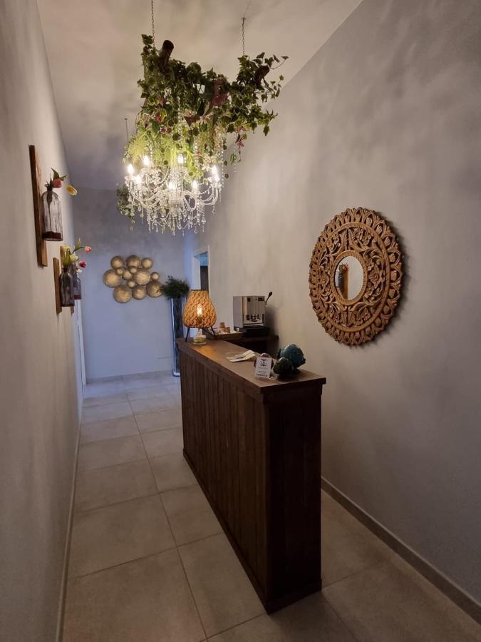 Dimora Giusti Bed & Breakfast Лече Екстериор снимка