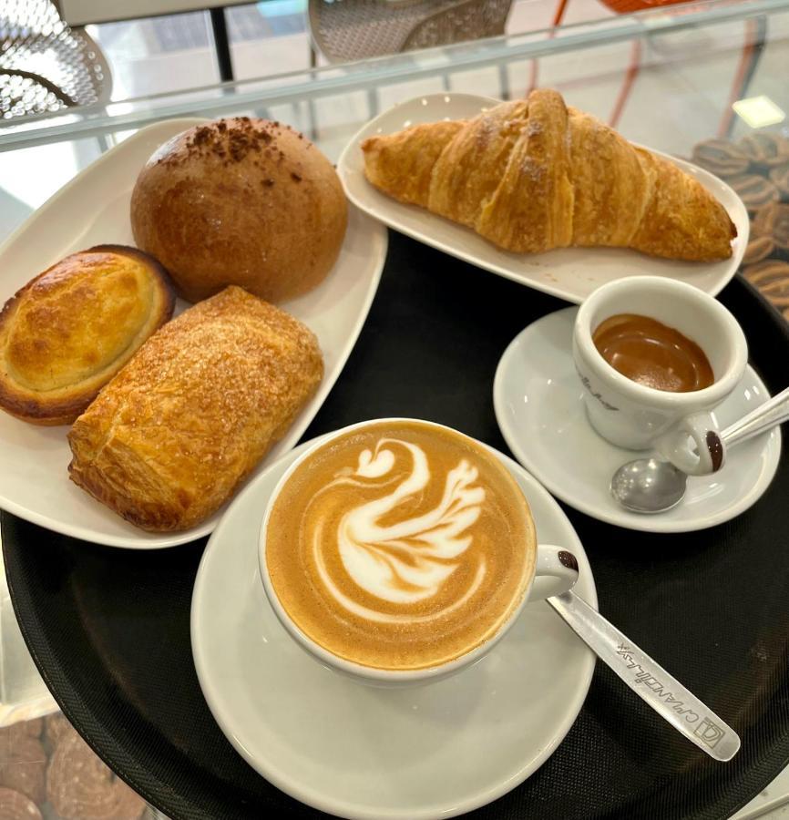 Dimora Giusti Bed & Breakfast Лече Екстериор снимка