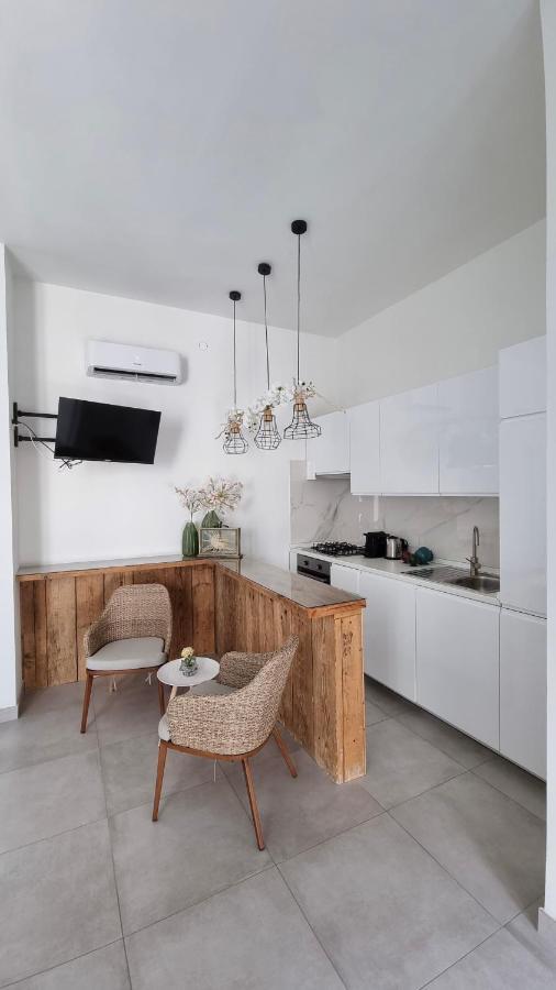 Dimora Giusti Bed & Breakfast Лече Екстериор снимка